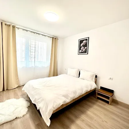 Urban Plaza Astra - Rise Private Apartments & Suites Braşov Extérieur photo