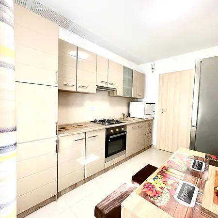 Urban Plaza Astra - Rise Private Apartments & Suites Braşov Extérieur photo