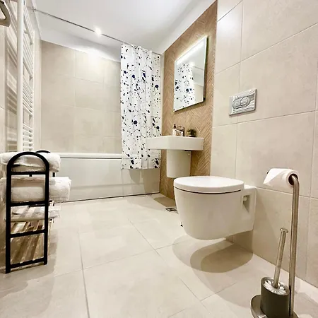 Urban Plaza Astra - Rise Private Apartments & Suites Braşov Extérieur photo