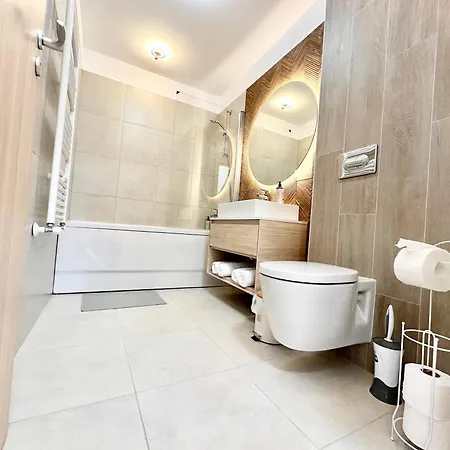 Urban Plaza Astra - Rise Private Apartments & Suites Braşov Extérieur photo