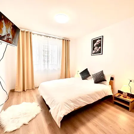 Urban Plaza Astra - Rise Private Apartments & Suites Braşov Extérieur photo