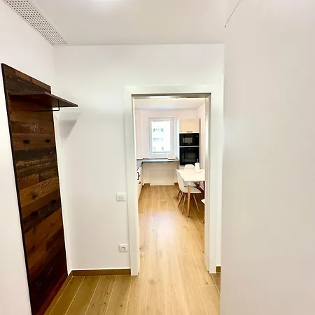 Urban Plaza Astra - Rise Private Apartments & Suites Braşov Extérieur photo