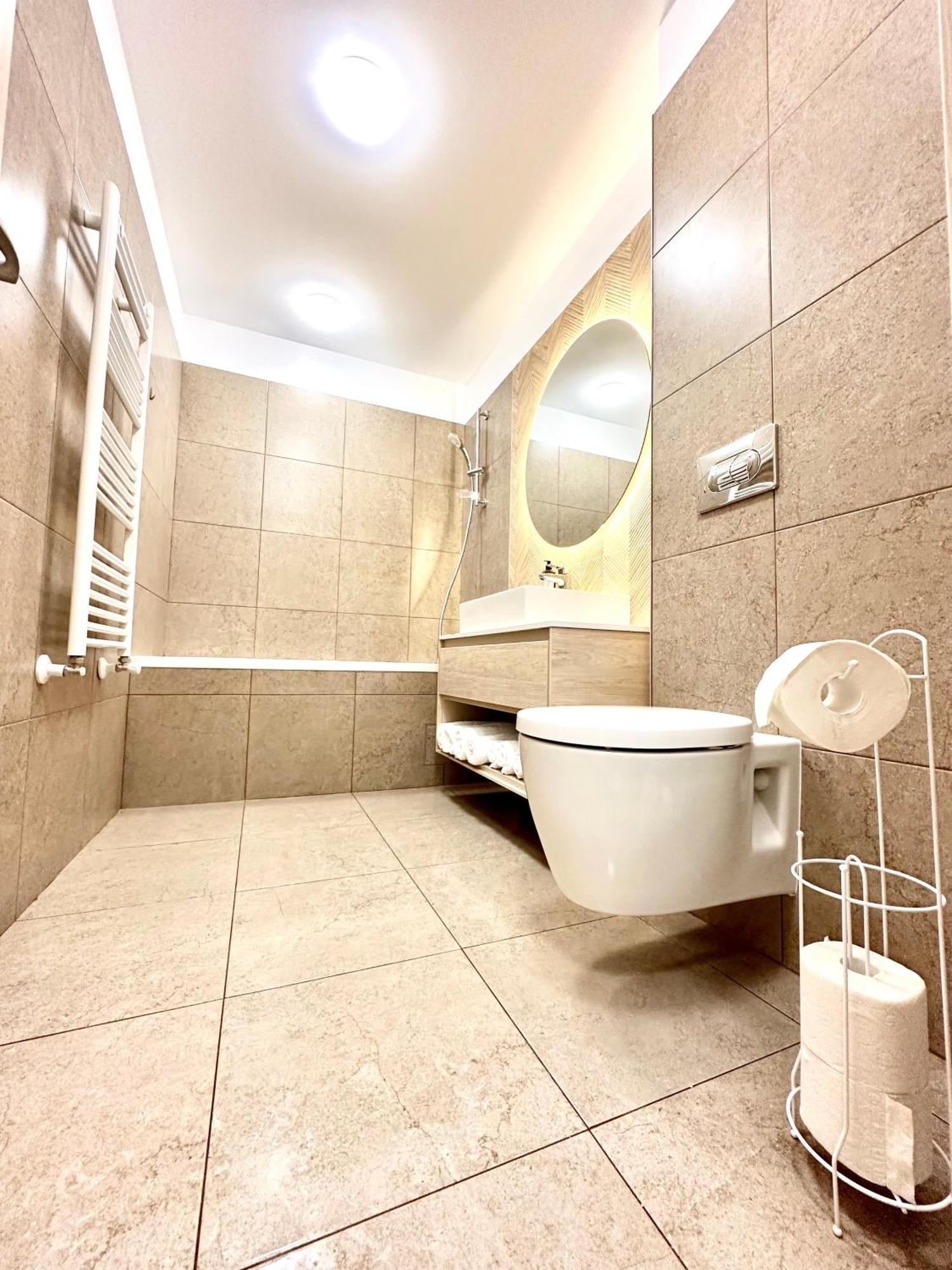 Urban Plaza Astra - Rise Private & *